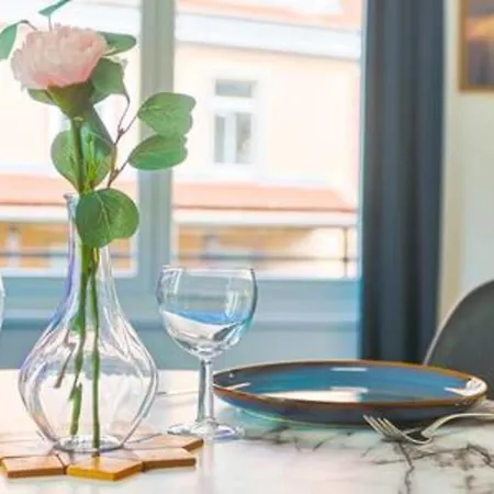 Down-town I Private Parking I Bright